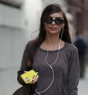 Why wired headphones are the coolest accessory according to a fashion writer