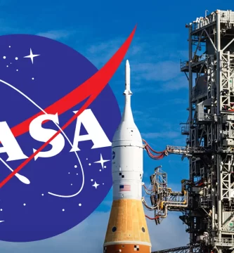 NASA launches Artemis II crew for test flight around the Moon, live stream