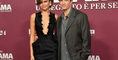 Robert Pattinson is good at giving relationship advice as he promotes 'The Drama'