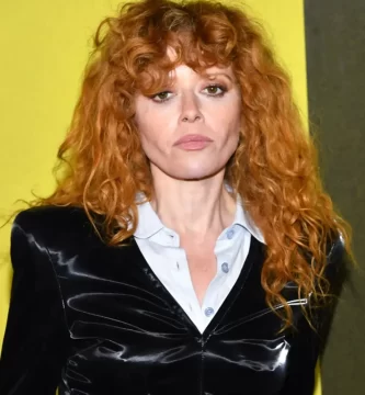 Natasha Lyonne attends movie premiere in New York days after being kicked off Delta flight 1 Natasha Lyonne attends film premiere in New York days after being kicked off Delta flight