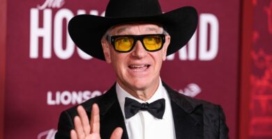 « Paul Feig denounces “unnecessary outrage” towards Sydney Sweeney » links