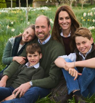 Prince William and Kate despatched Christmas thanks playing cards three months late 1 Prince William and Kate sent Christmas thank you cards three months late