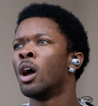 D4vd lawyers criticize Los Angeles authorities for arresting singer without charges