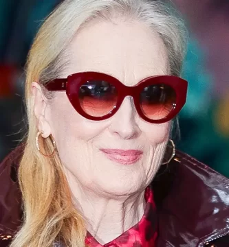 Meryl Streep, 75, makes an anti-aging look in New York 2 Meryl Streep, 75, makes an anti-aging appearance in New York