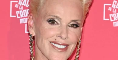 Rockies star, 62, hasn't aged a day with incredibly timeless looks as fans declare her 'forever'