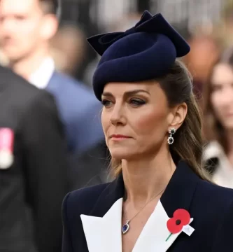 Kate Middleton seems to be gloomy as she makes a solo look at Anzac Day in London – stay updates 3 Kate Middleton looks gloomy as she makes a solo appearance at Anzac Day in London – live updates