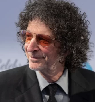 Howard Stern decides to dismiss his ex-assistant's lawsuit 1 Howard Stern decides to dismiss his ex-assistant's lawsuit