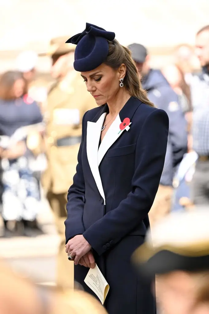 Princess Kate bows her head at Anzac Day service