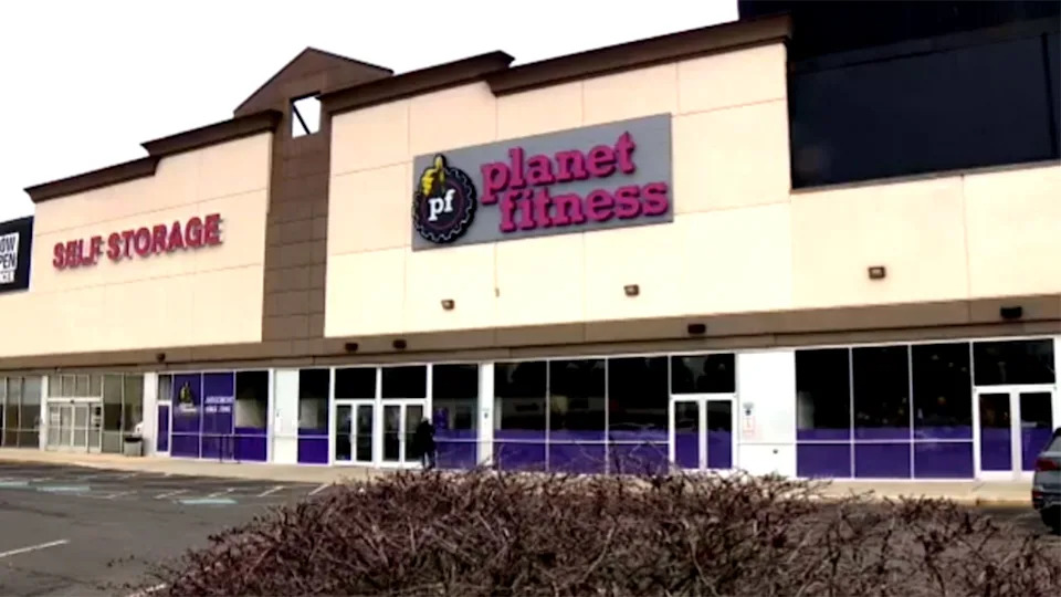 Exterior of Planet Fitness