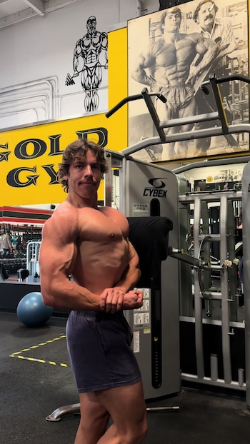 Arnold Schwarzenegger trains his son for his professional bodybuilding debut