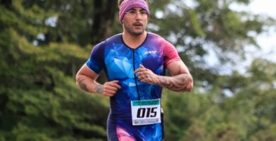 Puerto Rican fitness influencer takes on the challenge of running the waterfront every day in February with the community