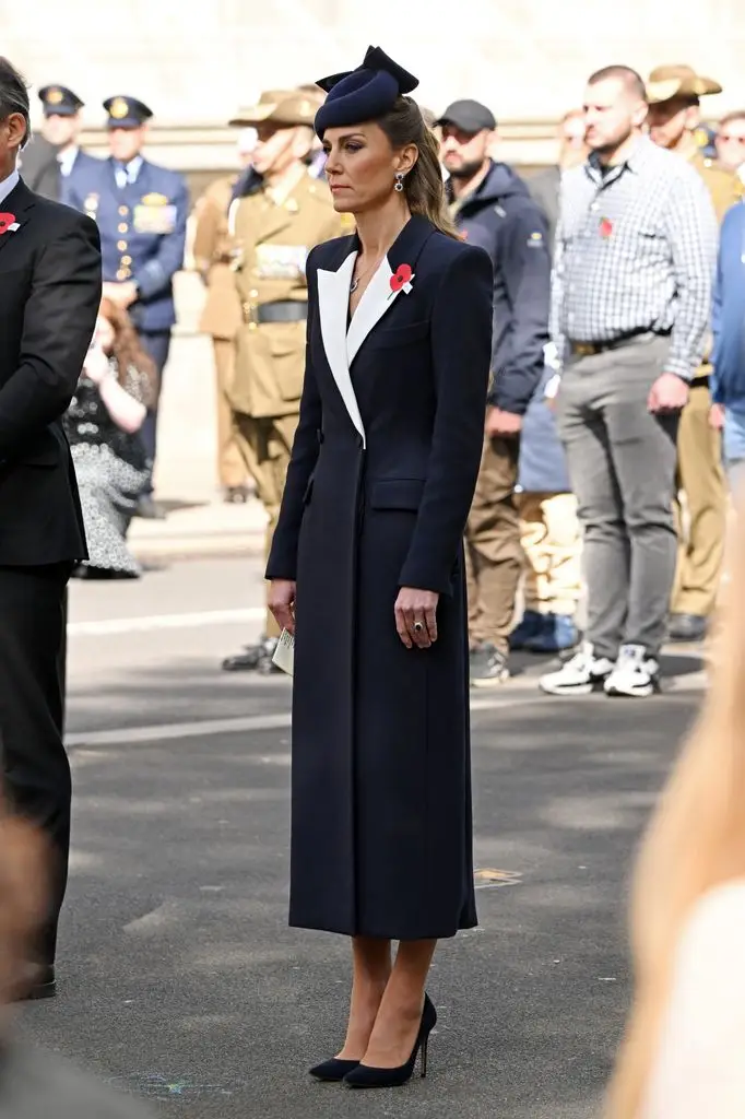 Princess Kate attends the wreath laying and parade as part of the ANZAC Day commemorations at the Cenotaph.