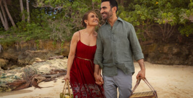 "Brett Goldstein and Jennifer Lopez Look Nice in 'Workplace Romance'" Hyperlinks 16 "Brett Goldstein and Jennifer Lopez Look Great in 'Office Romance'" Links