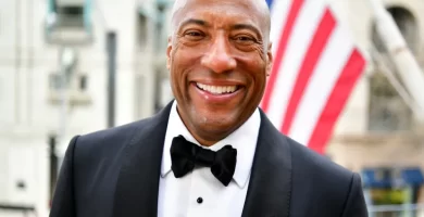 Byron Allen buys BuzzFeed and turns into CEO 14 Byron Allen buys BuzzFeed and becomes CEO