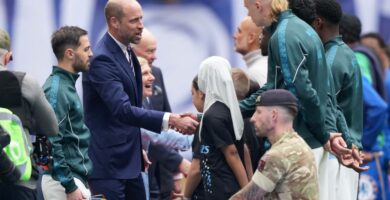 Prince William will journey 3,900 miles to assist Aston Villa on Wednesday 5 Prince William will travel 3,900 miles to support Aston Villa on Wednesday