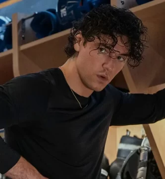 Off Campus' Belmont Cameli's Personal Life and Romance With a TV Author Who Labored on One other Hit Drama 2 Off Campus' Belmont Cameli's Private Life and Romance With a TV Writer Who Worked on Another Hit Drama