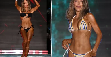 Bethenny Frankel, 55, Wears a Bikini, Struts for the Sports activities Illustrated Swimsuit Present 21 Bethenny Frankel, 55, Wears a Bikini, Struts for the Sports Illustrated Swimsuit Show