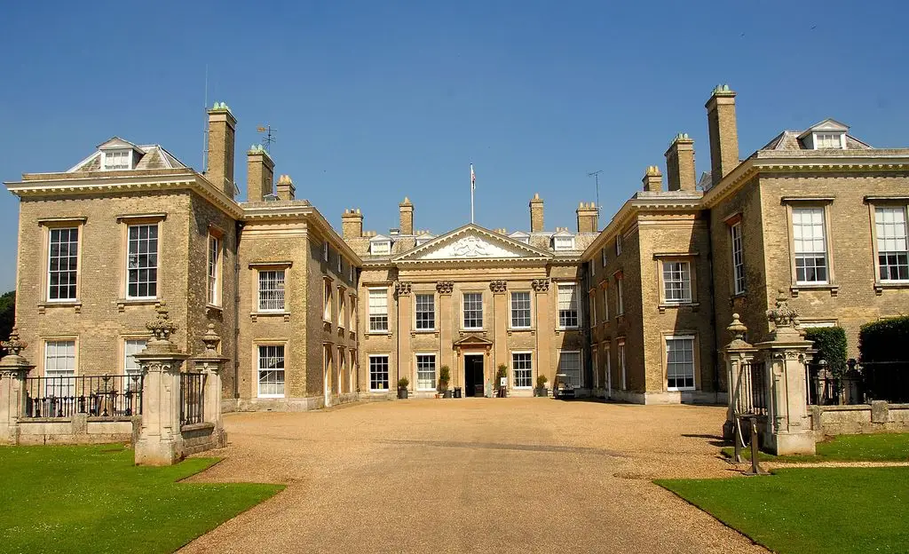 Charles Spencer, Princess Diana's Brother, Welcomes New Household Member After Marrying Cat Jarman 1 He spent part of his childhood in Althorp, the Spencer family seat where Princess Diana spent her childhood.