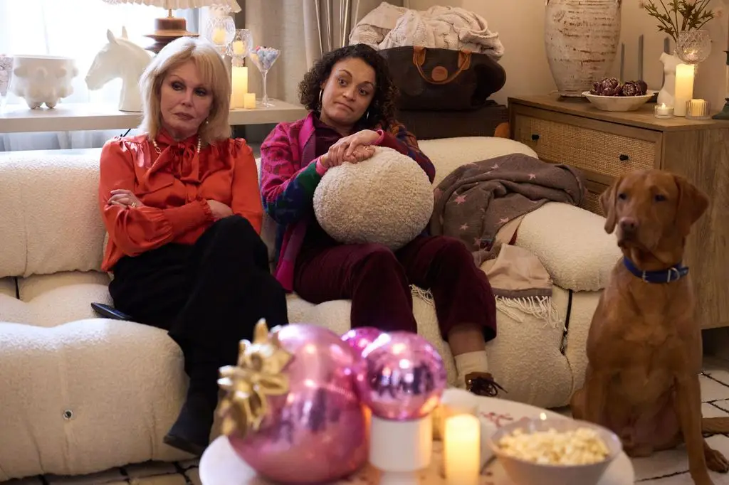 Lucy Punch's £2million Los Angeles house is a world away from her Amandaland townhouse 1 Joanna Lumley and Rochenda Sandall in Amandaland decorate the living room