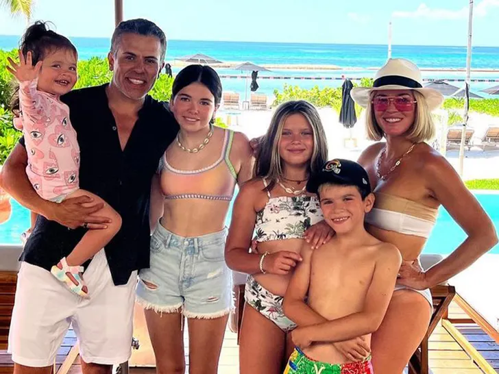 Teddi Mellencamp reveals new romance after divorce from Edwin Arroyave 3 Teddi Mellencamp's family vacation in Mexico