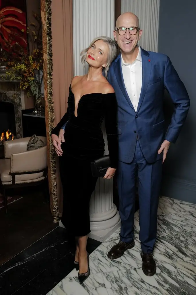 Paulina Porizkova reveals she was 'kicked out' of her NYC house 4 days earlier than her marriage ceremony 2 photo of Paulina Porizkova and Jeff Greenstein smiling
