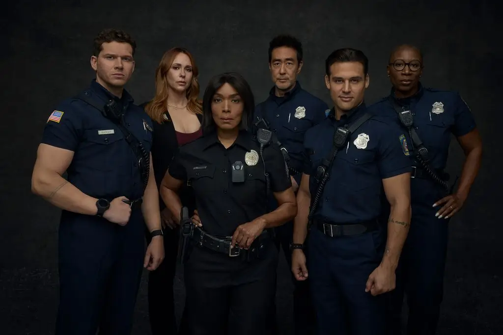 Oliver Stark as Buck, Jennifer Love Hewitt as Maddie, Angela Bassett as Athena, Kenneth Choi as Chimney, Ryan Guzman as Eddie and Aisha Hinds as Hen in 9-1-1