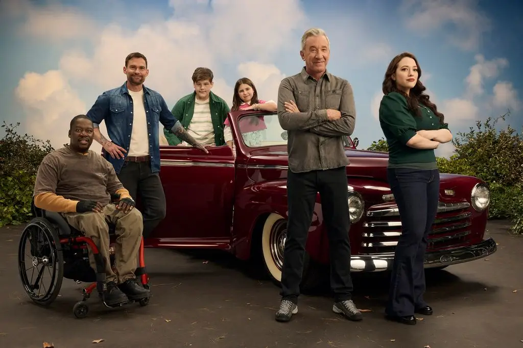 Daryl "Coldness" Mitchell as Stitch, Seann William Scott as Gabriel, Maxwell Simkins as Carter, Barrett Margolis as Georgia, Tim Allen as Matt and Kat Dennings as Riley in Shifting Gears