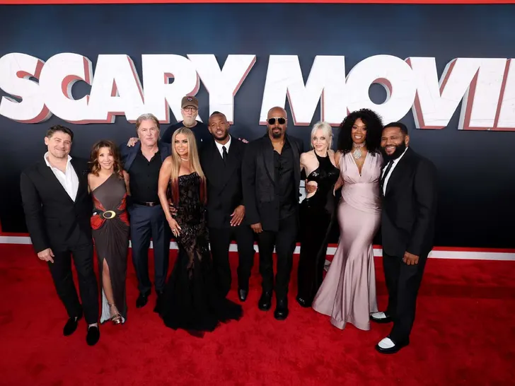 Jon Abrahams, Cheri Oteri, Lochlyn Munro, Carmen Electra, Chris Elliott, Marlon Wayans, Shawn Wayans, Anna Faris, Kim Wayans and Anthony Anderson