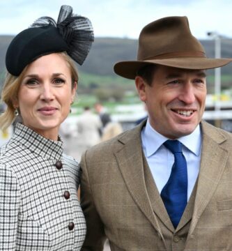 Harriet Sperling's Ex-Husband Dino Is 'Not Comfortable' About Being 'Excluded' 3 Harriet Sperling's Ex-Husband Dino Is 'Not Happy' About Being 'Excluded'