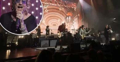 Black Crowes singer Chris Robinson booed after mocking Florida fans' 'USA' chant