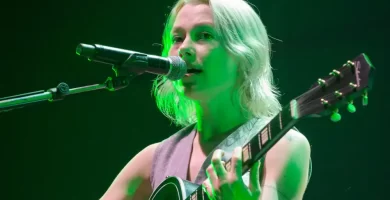 Phoebe Bridgers dazzles Madison Square Garden with phone-free show