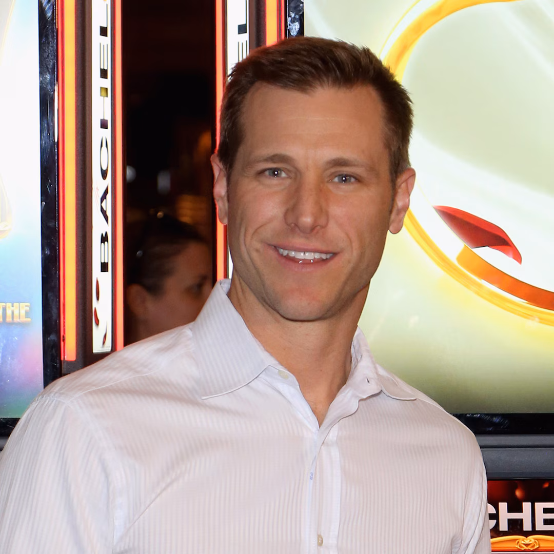 Bachelor Jake Pavelka marries fiancée Aimee 2 years after meeting