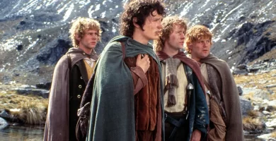 Dominic Monaghan, Elijah Wood, Billy Boyd, Sean Astin in THE LORD OF THE RINGS: THE FELLOWSHIP OF THE RING, 2001