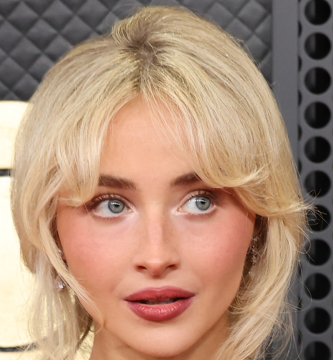 Man arrested at pop star's home for violating restraining order