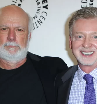 Tribute to Warren Littlefield pens (exclusive)