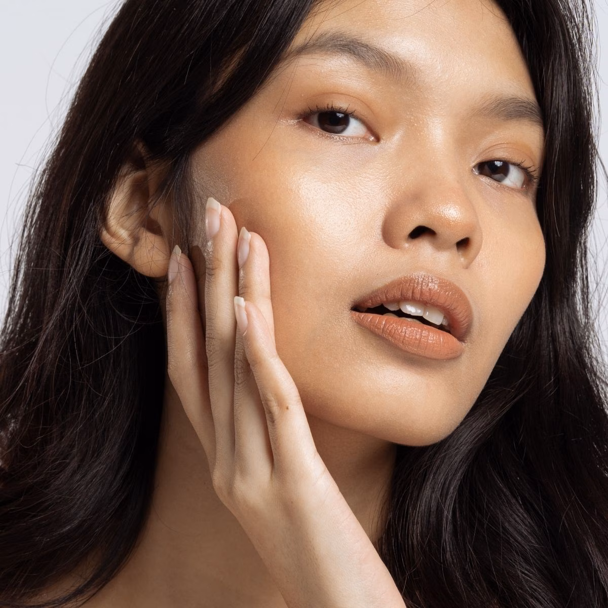 Derm-approved Prime Day skincare deals that save dry skin after traveling