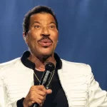Lionel Richie stops his show midway after suffering a health crisis