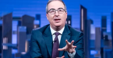 John Oliver jokes about the reflecting pool