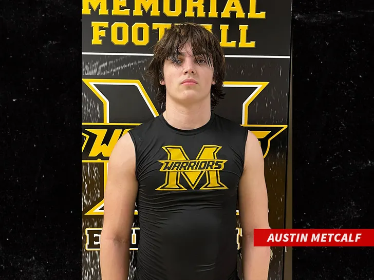 Austin Metcalf Frisco Memorial Football facebook underswipe