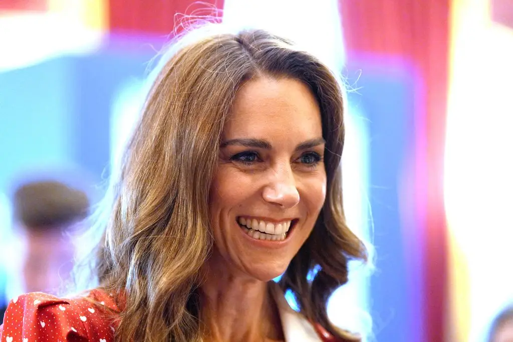 Kate Middleton's 'flattering' make-up transformation to look youthful at 40 1 Kate sported a subtle smoky eye at the event
