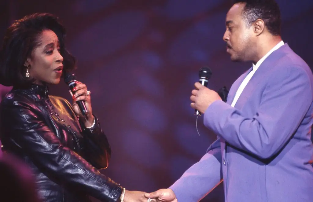 Peabo Bryson, Regina Belle singing