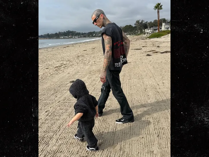 Kourtney Kardashian and Travis Barker father's day insta 2