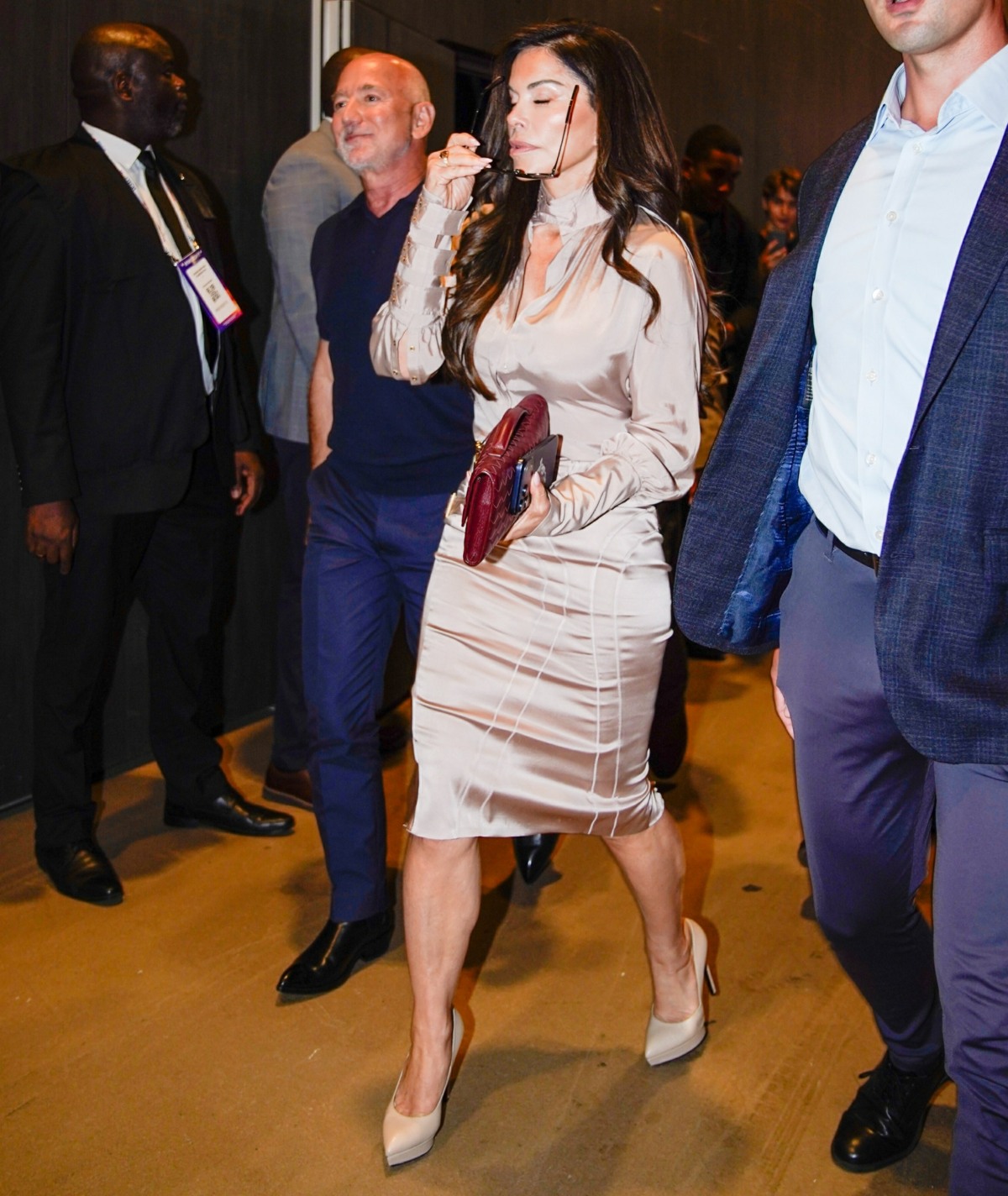 “Jeff Bezos and Lauren Sanchez had been in Paris this week” hyperlinks 1 BGUS 3614574 009