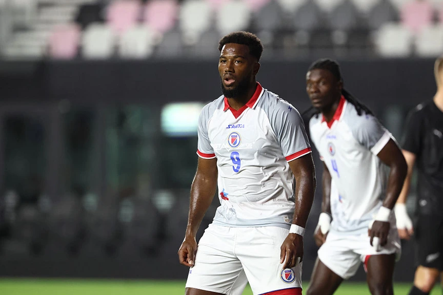 Duckens Nazon, 32 years old