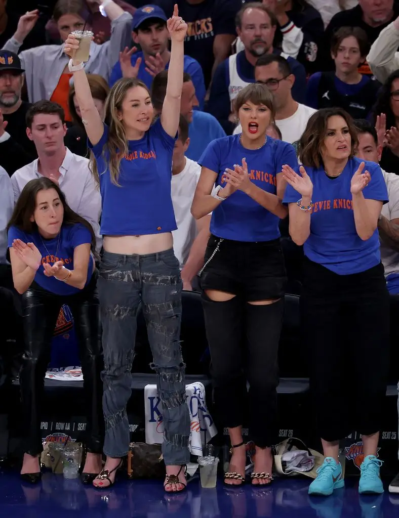 Haim sisters, Taylor Swift, Mariska Hargitay Knicks