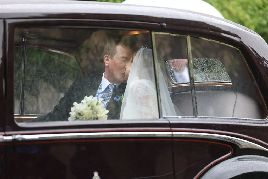 Peter Phillips and Harriet Sperling share their first romantic kiss after a fairytale marriage ceremony 6 Peter Phillips and Harriet Sperling share their first kiss