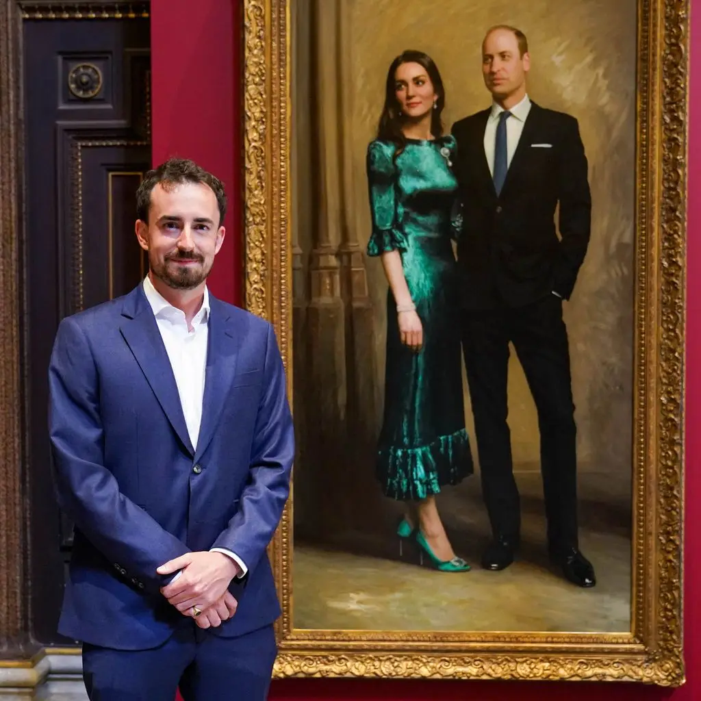 Peter Phillips' new spouse Harriet's £1.1k Intercourse and the Metropolis second at Royal Ascot all of us missed 4 Kate Middleton wearing a green Vampire's Wife dress and high heels by Manolo Blahnik