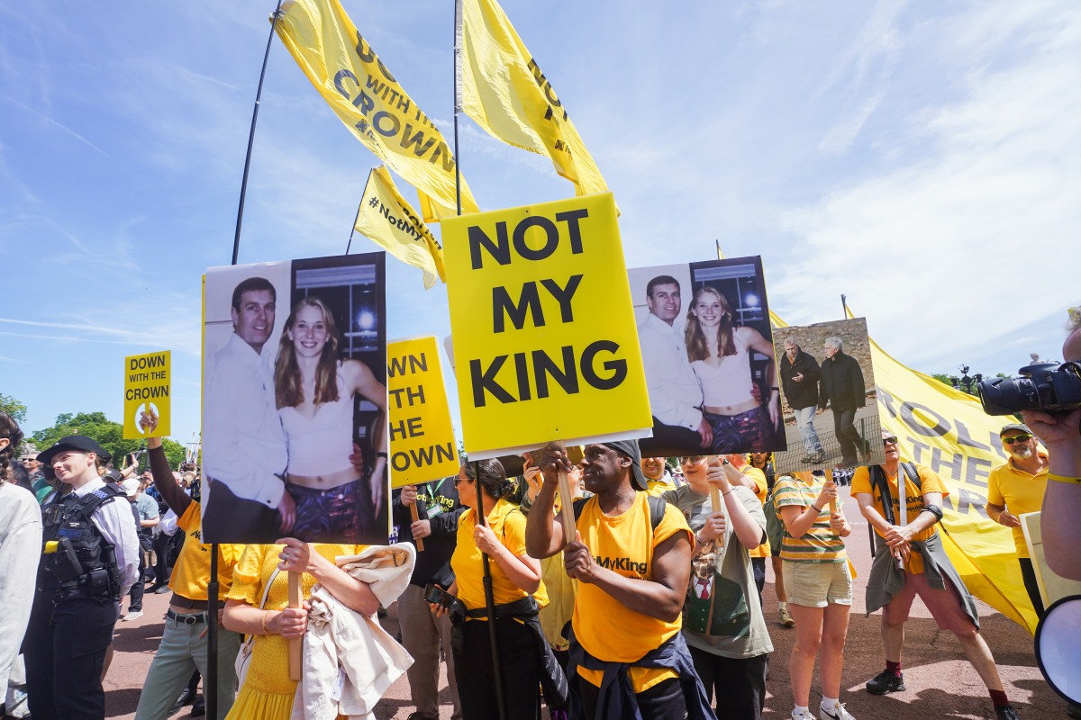 Princess Kate gave anti-monarchy protesters an icy look throughout Trooping the Coloration 3 coverimages55770986
