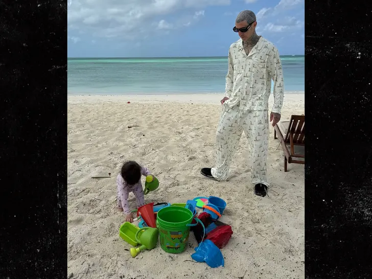 Kourtney Kardashian and Travis Barker father's day insta 1