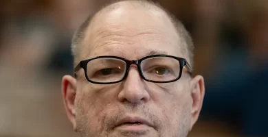 Harvey Weinstein suffers coronary heart failure at Rikers Island, sources say 18 Harvey Weinstein suffers heart failure at Rikers Island, sources say